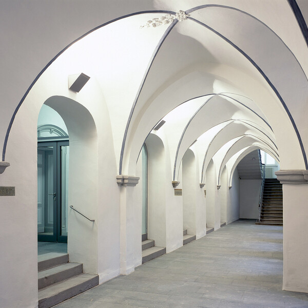 Cross-vaulted corridor in the monastery